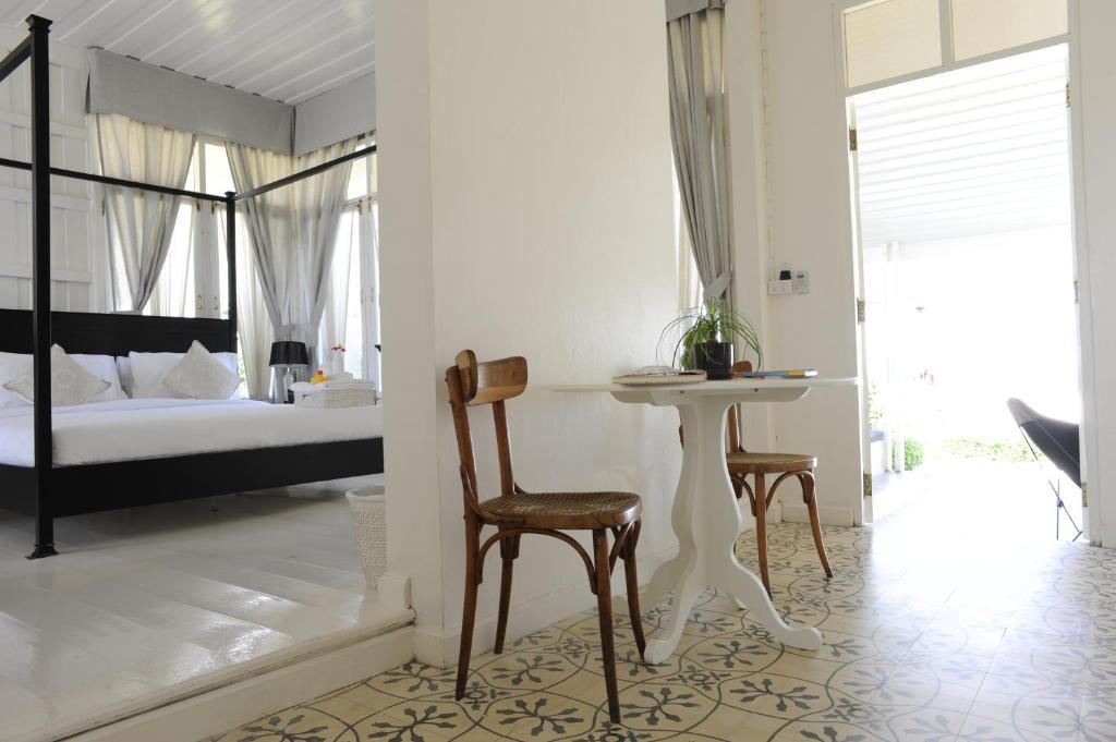 The Hen Hua Hin Hotel Værelse billede